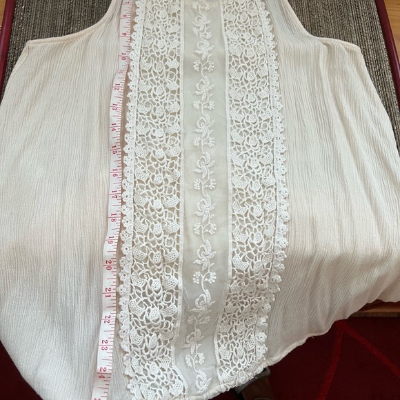 Knox Rose lace top - Picture 7 of 8